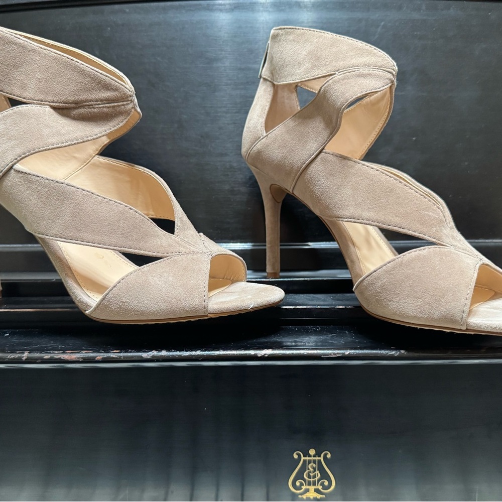 Vince Camuto Tan Heels with Stiletto Design